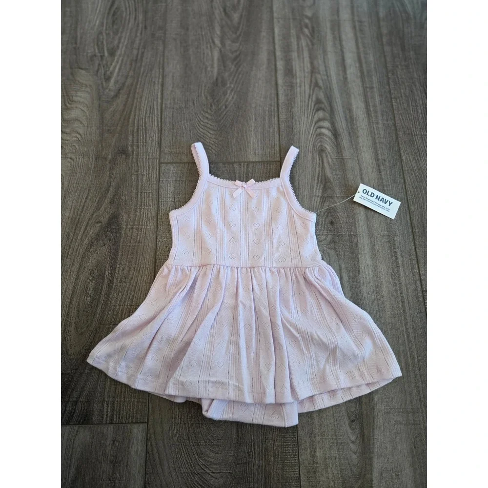 Old navy baby girl romper 6-12 mos‎